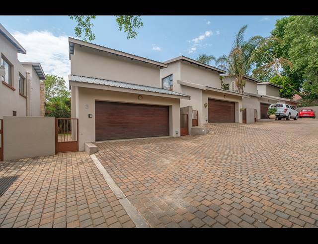 3 BEDROOM DUPLEX FOR SALE IN BLACKHEATH